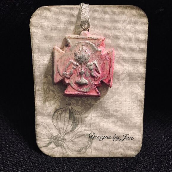 Hand crafted Painted Pendant - Picture 2 of 3